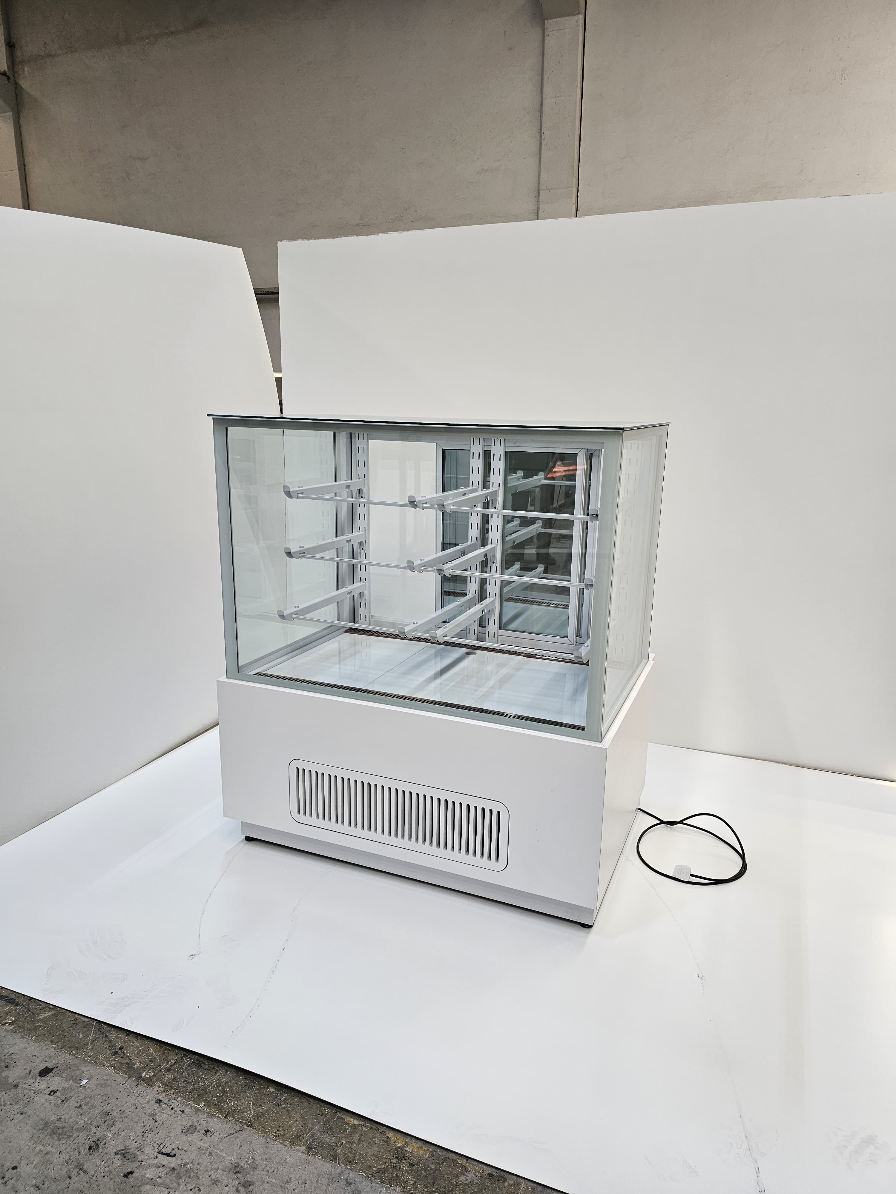 Display Fridge – 3 Shelves